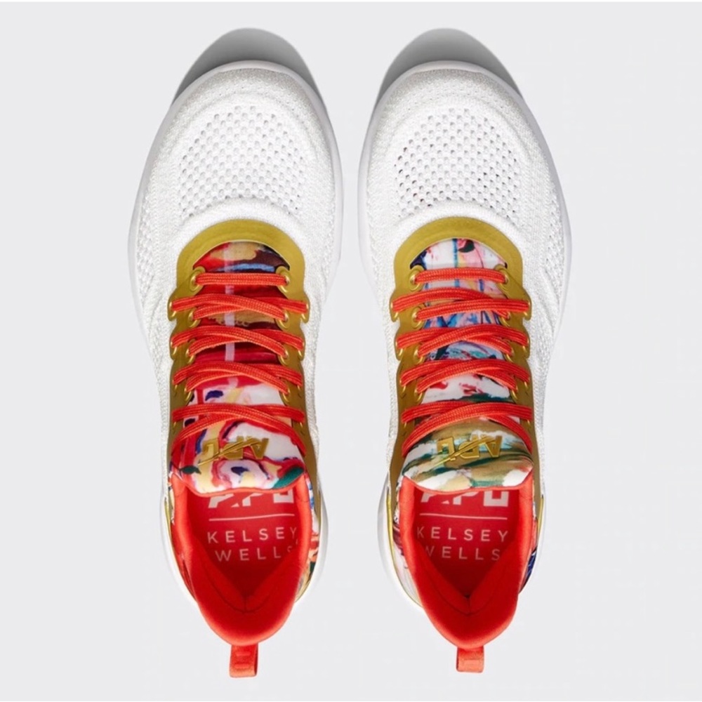 APL X SWEAT X Kelsey Wells Limited Edition
TechLoom Tracer White / Gold / Multi - Picture 5 of 10